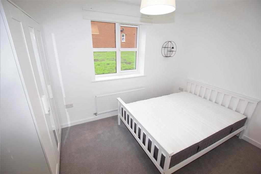 Flat Cottrell Way in Birmingham