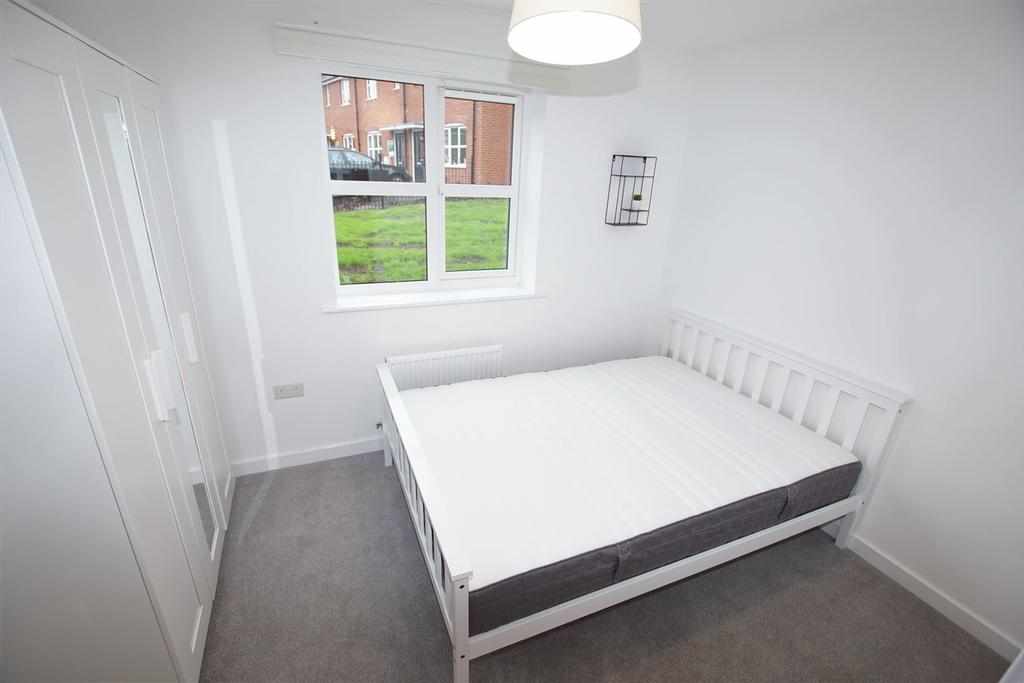 Flat Cottrell Way in Birmingham