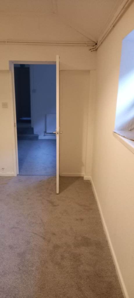 Flat Swan Square in Stoke-on-Trent