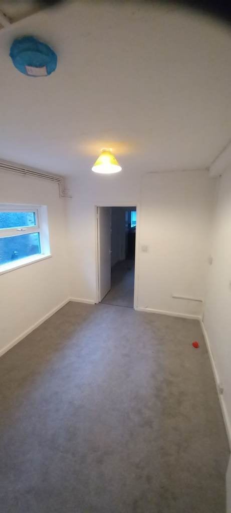 Flat Swan Square in Stoke-on-Trent