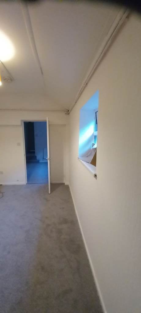 Flat Swan Square in Stoke-on-Trent