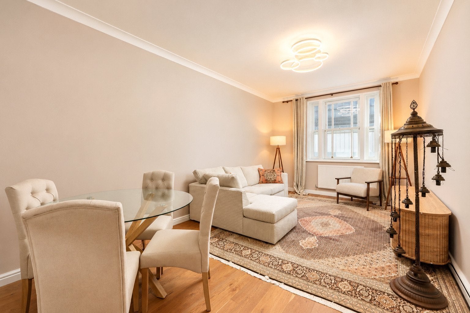 Flat Hugh Street in City of Westminster