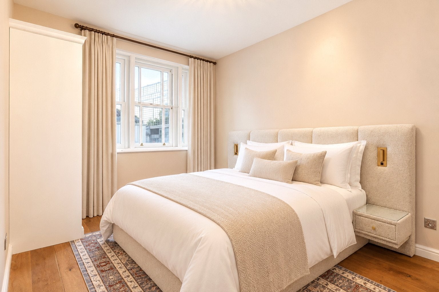 Flat Hugh Street in City of Westminster