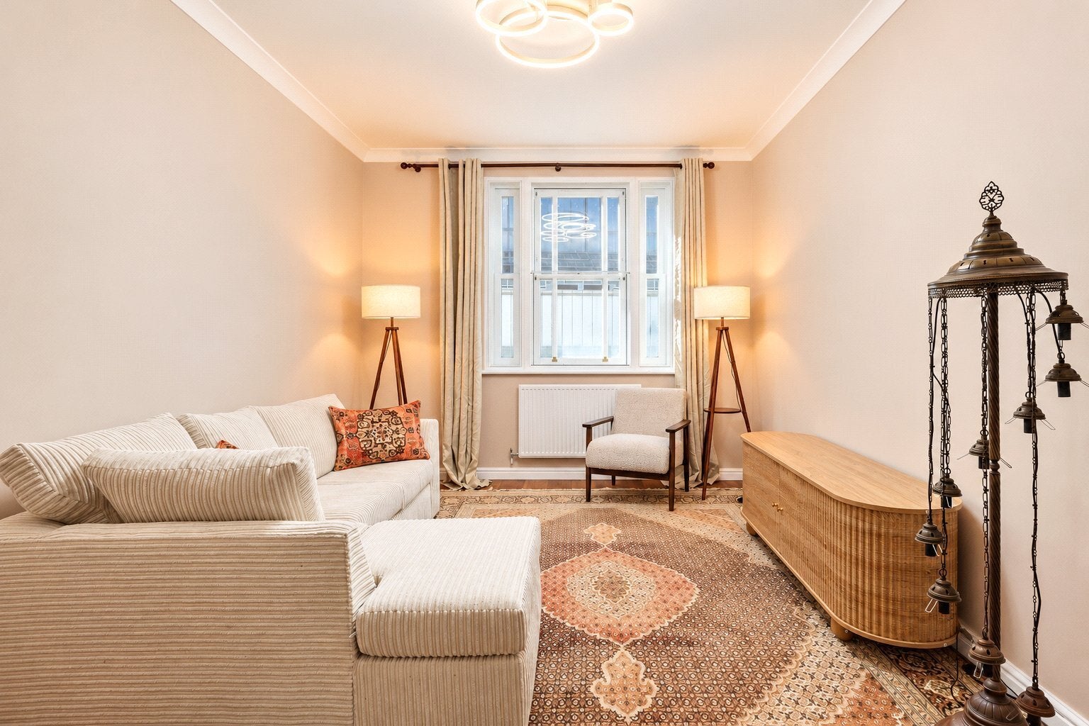 Flat Hugh Street in City of Westminster