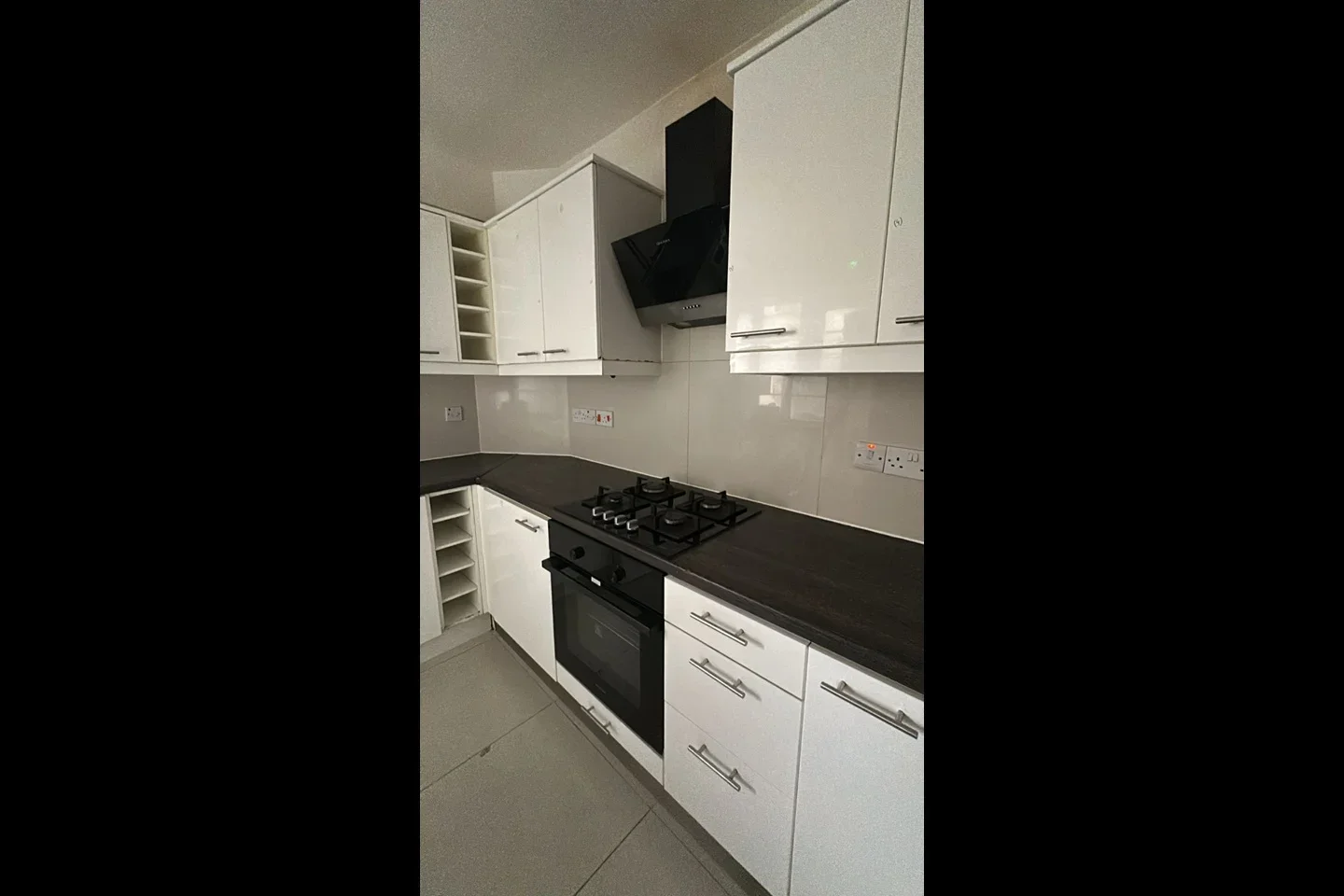 Room Hendon Way in Greater London