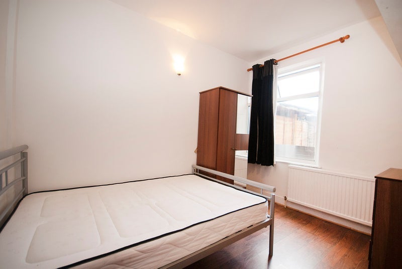Room Corporation Street in Greater London