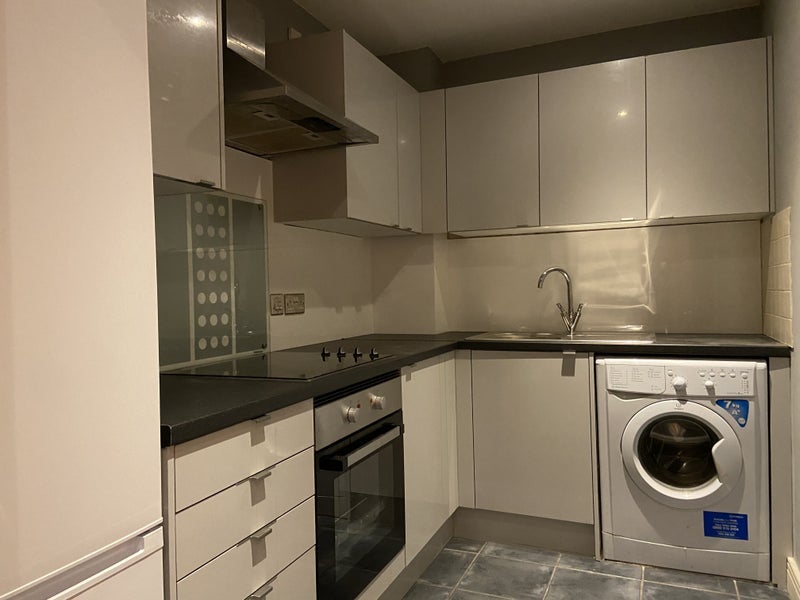 Room High Street in Greater London