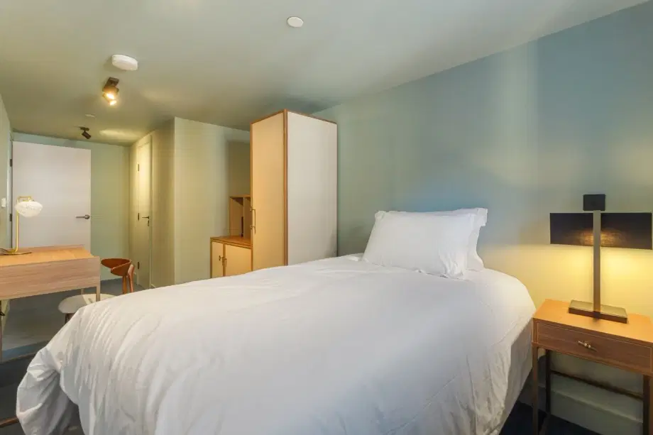 Room Cheshire Street in Greater London