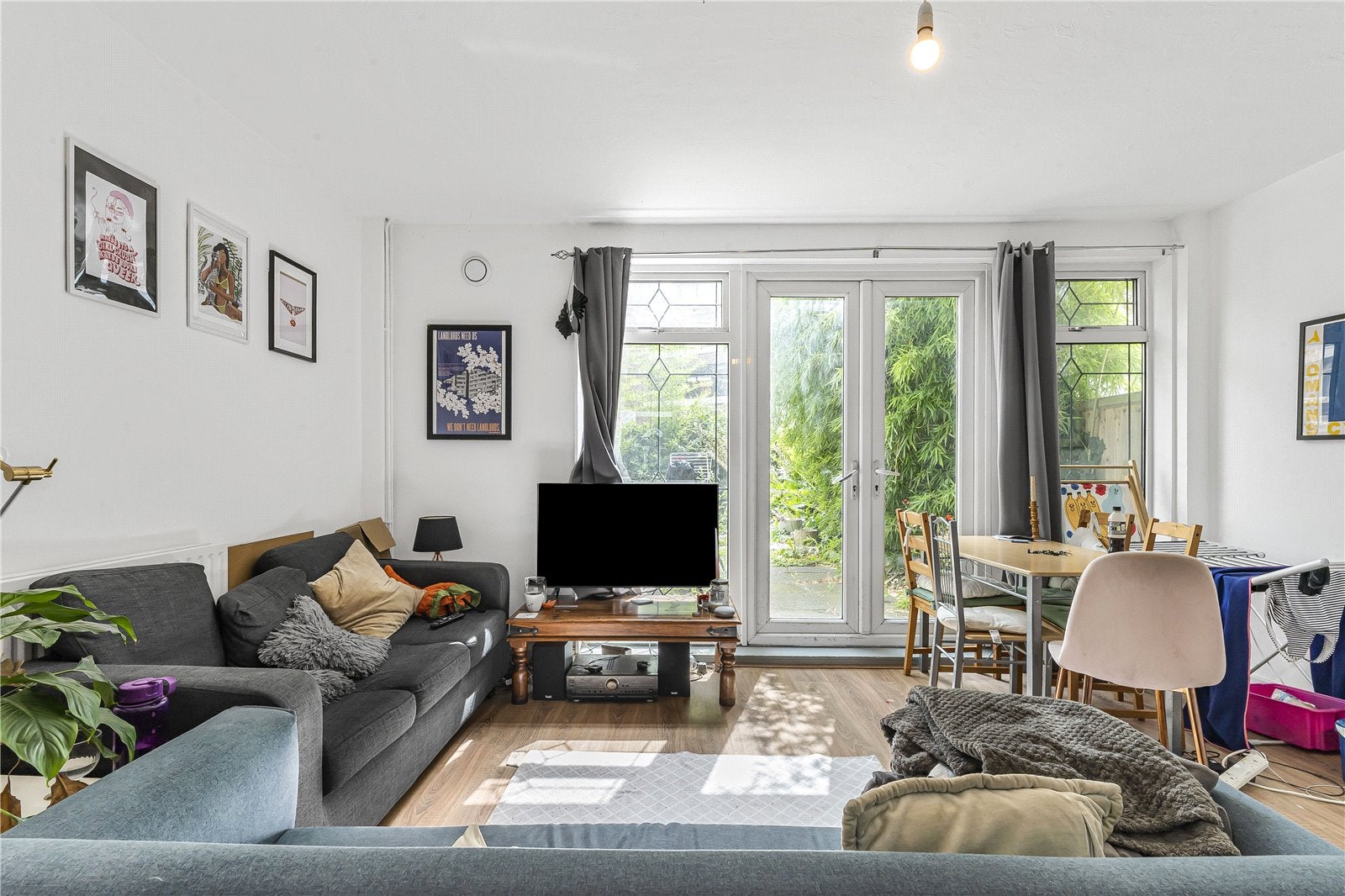Flat Weymouth Terrace in Greater London