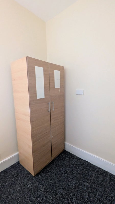 Room Henniker Gardens in Greater London