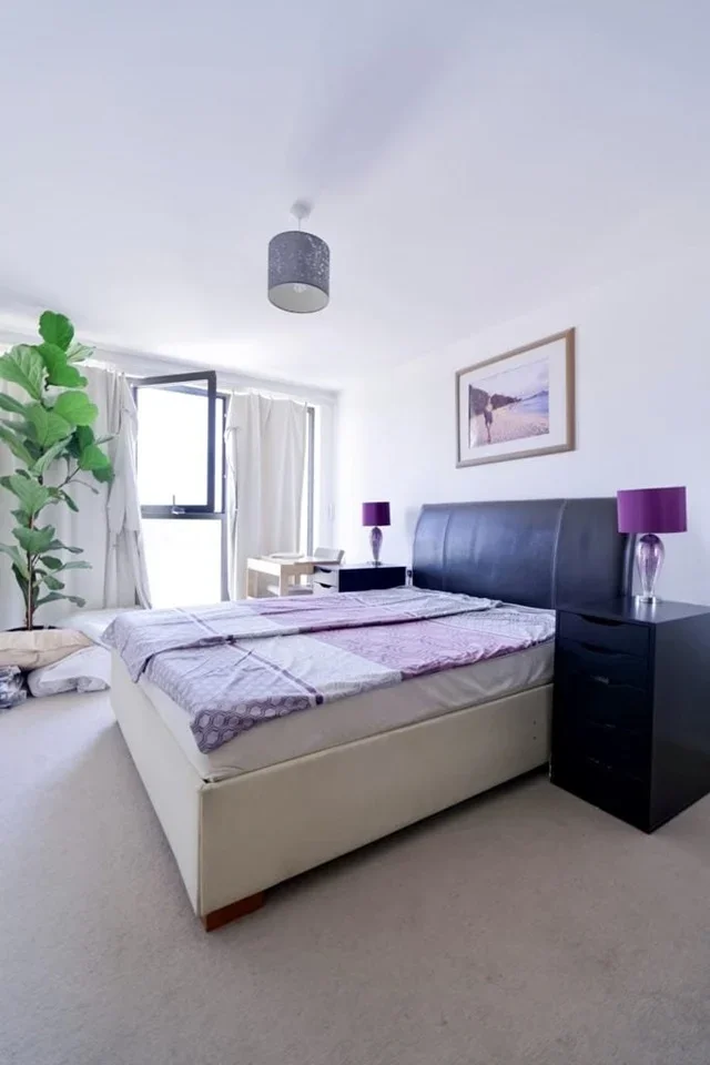 Flat Skerne Road in Greater London