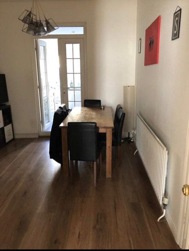 Room Totterdown Street in Greater London