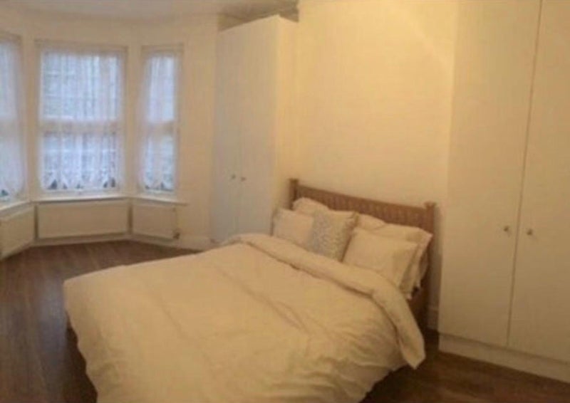 Room Totterdown Street in Greater London