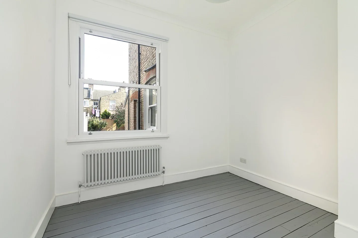Flat Handsworth Road in Greater London