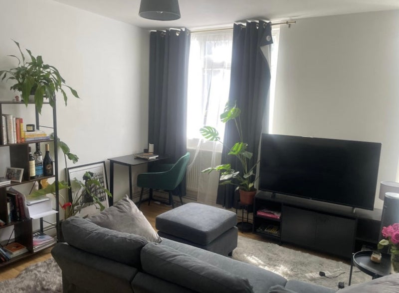 Flat Essex Road in Greater London