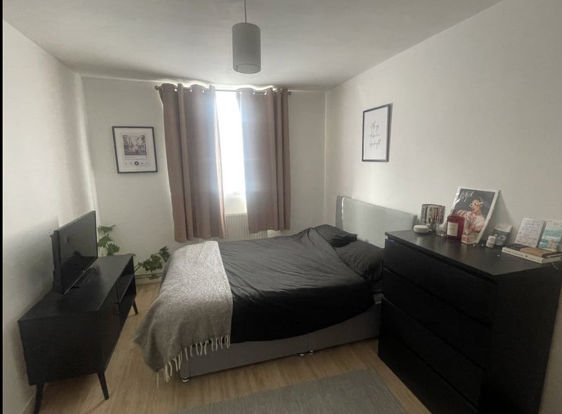 Flat Essex Road in Greater London