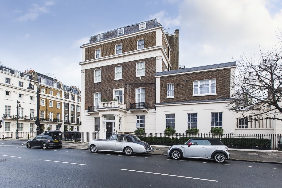 Flat Eaton Place in City of Westminster
