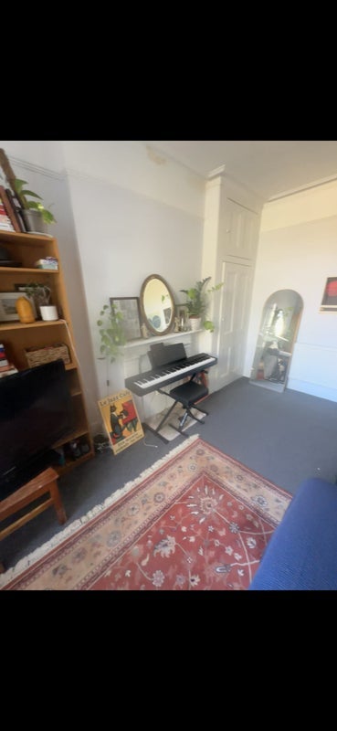 Room Appach Road in Greater London