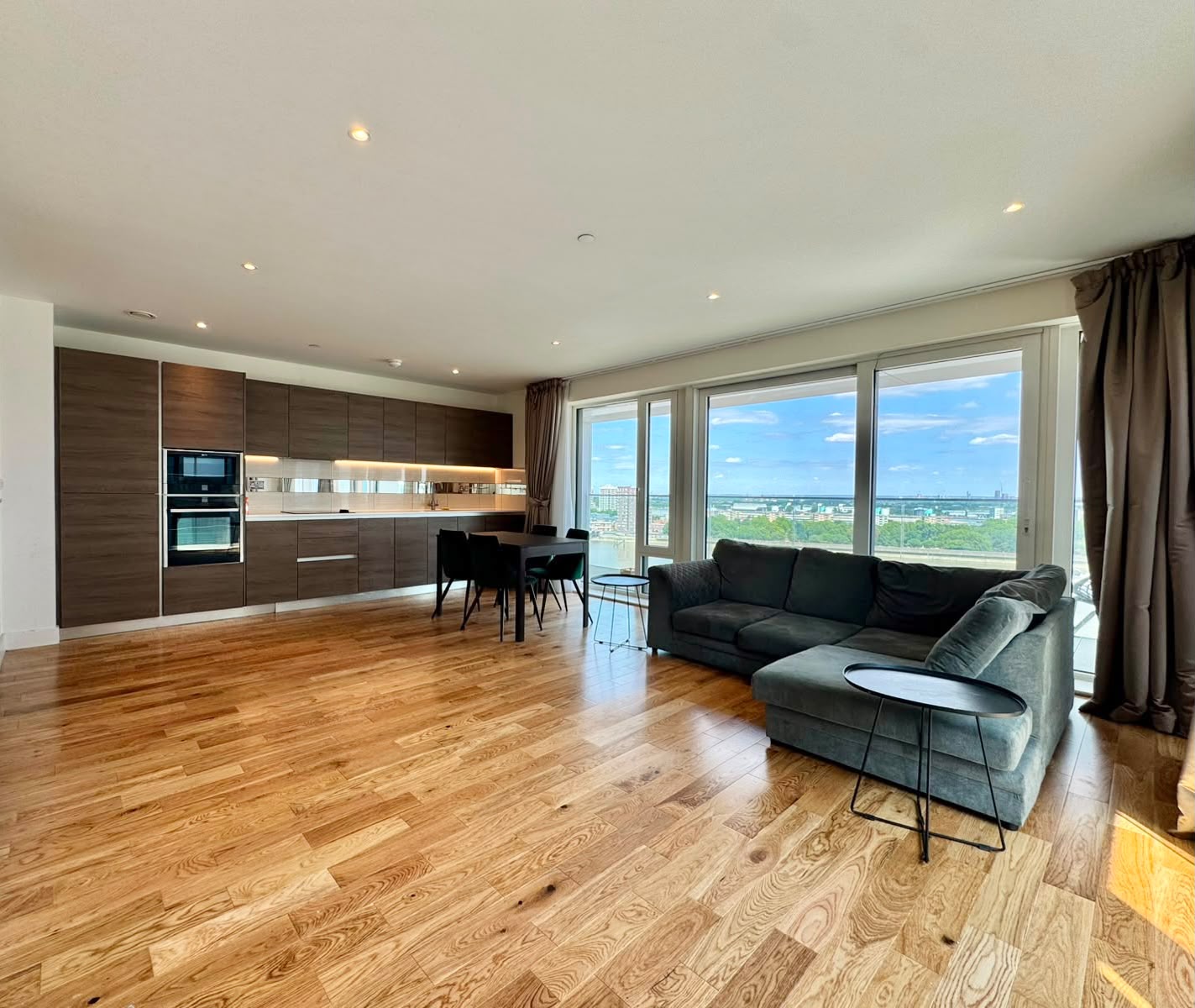 Flat Duke of Wellington Avenue in Greater London