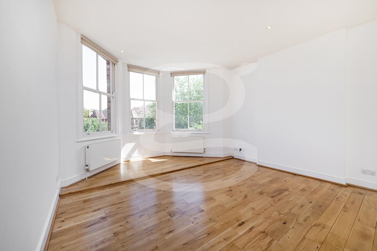 Flat Teignmouth Road in Greater London