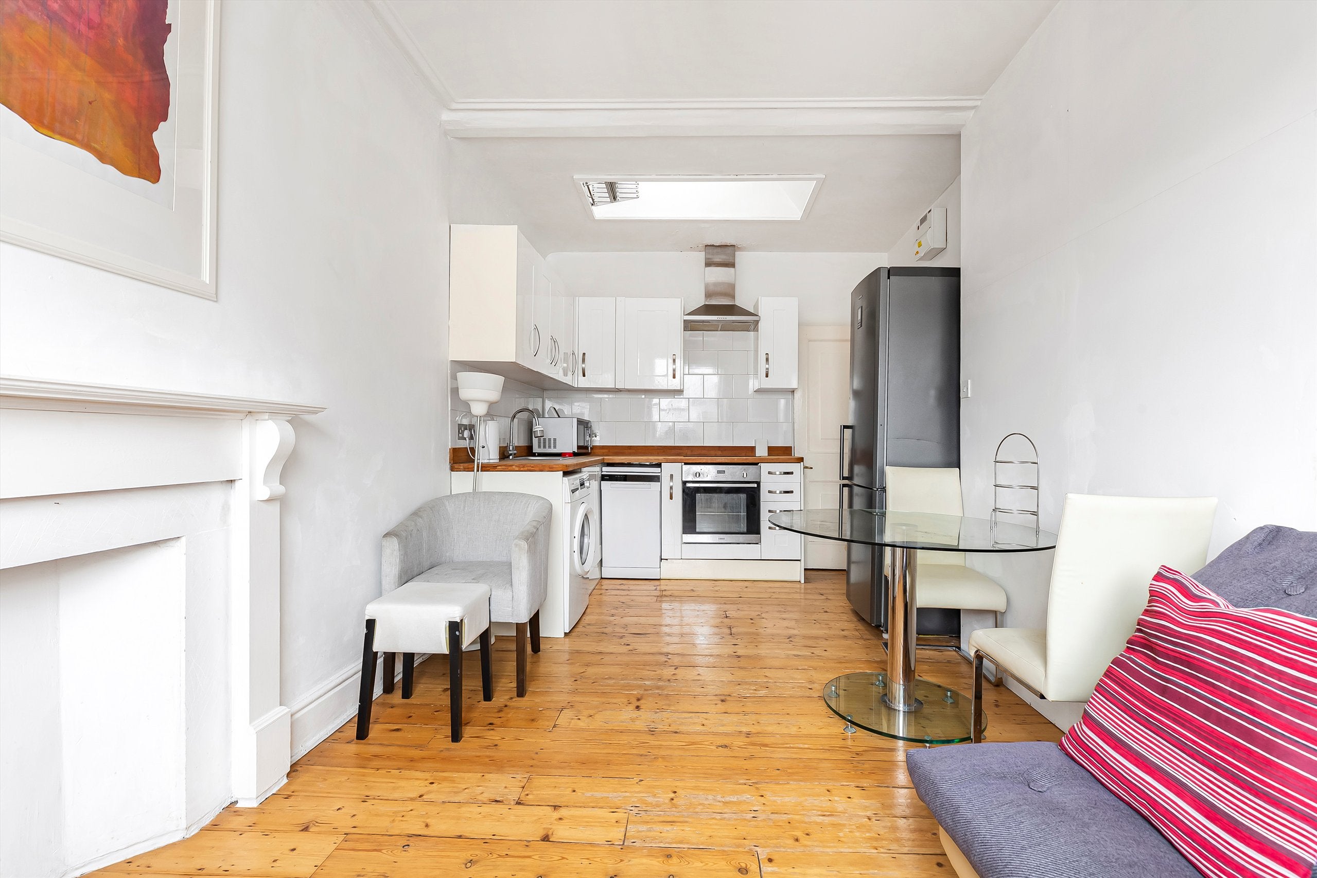Flat Ongar Road in Greater London