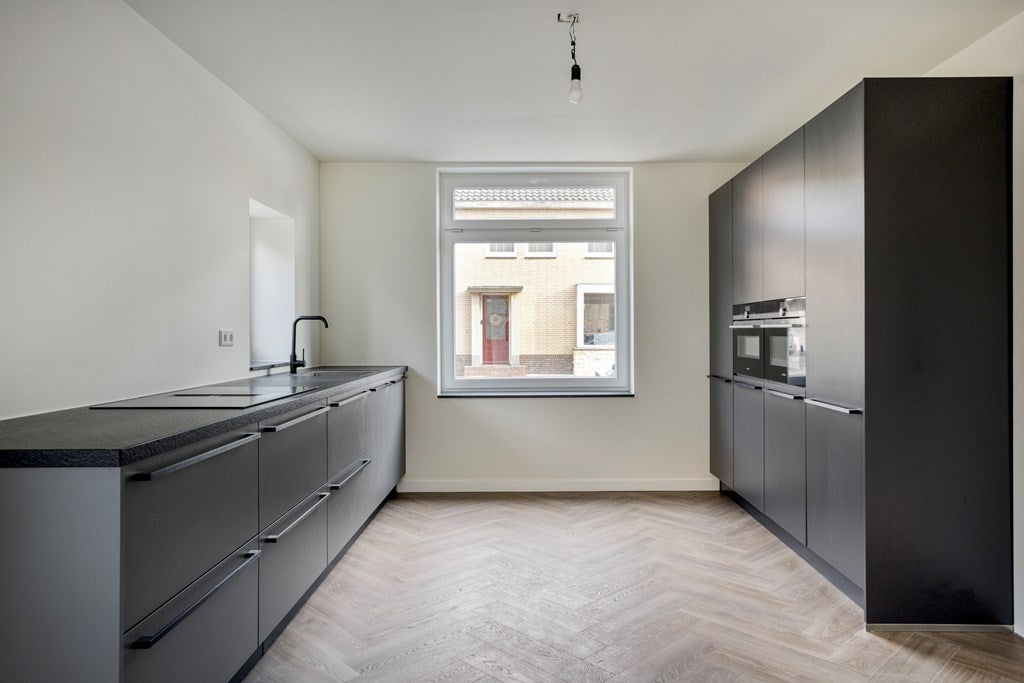 Twee-onder-één-kap te koop: Hulserstraat 53, Geulle