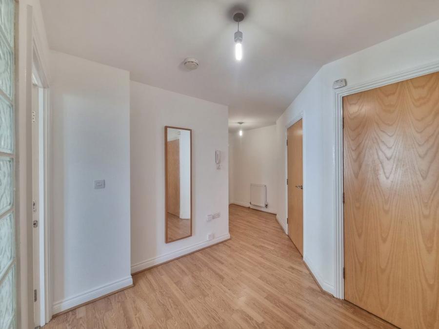 Flat Watkin Road in Leicester