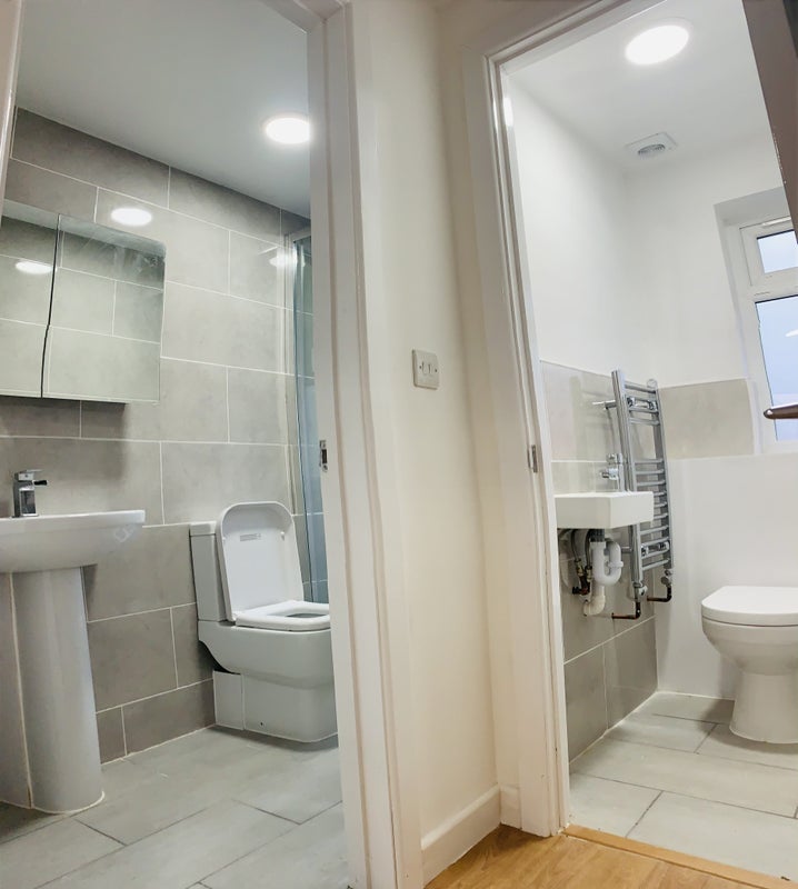 Room Tamworth Lane in Greater London