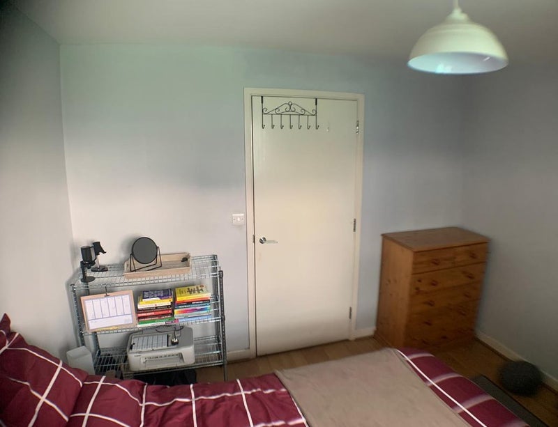 Room Millard Road in Greater London