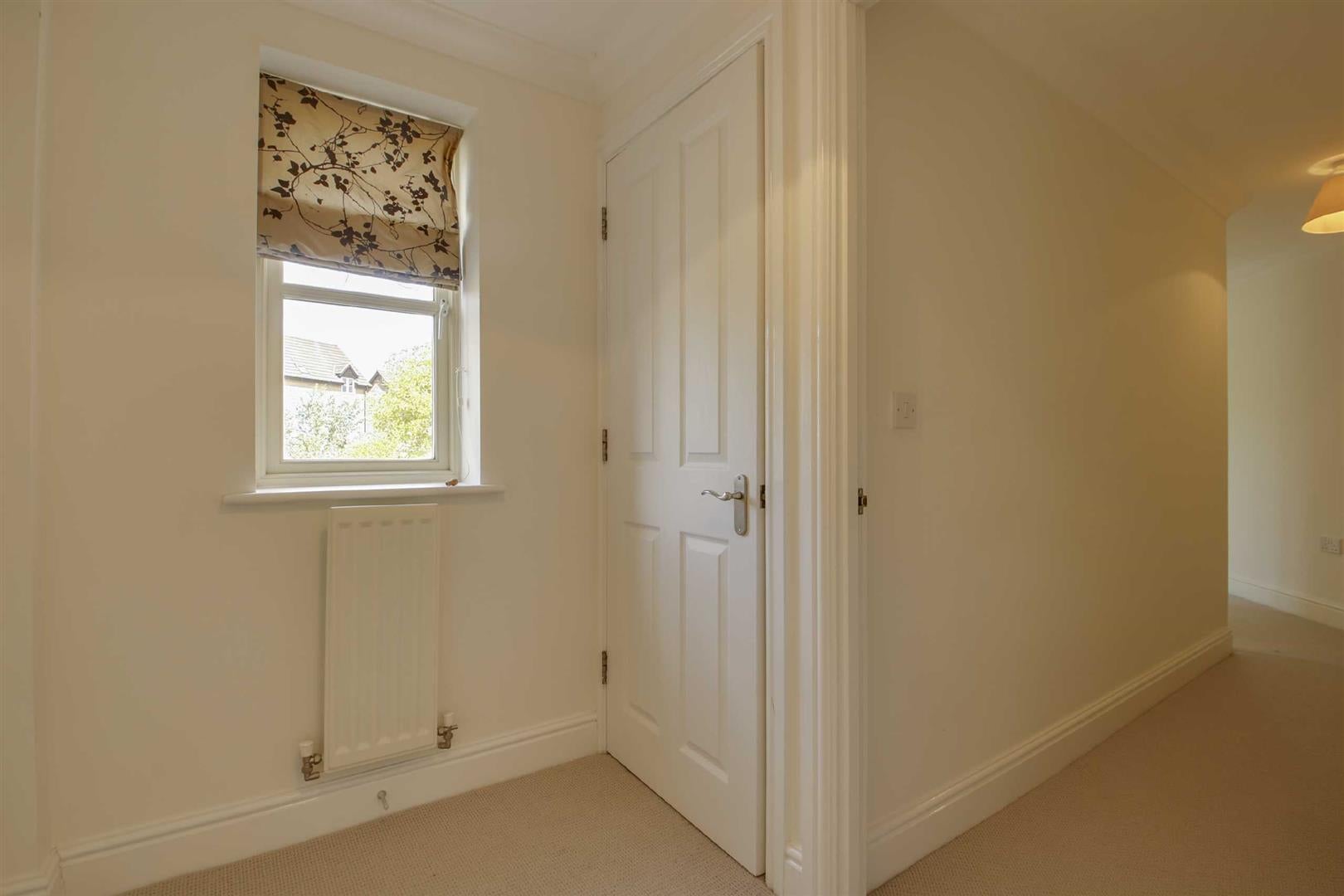 Flat Upminster Close in Milton Keynes