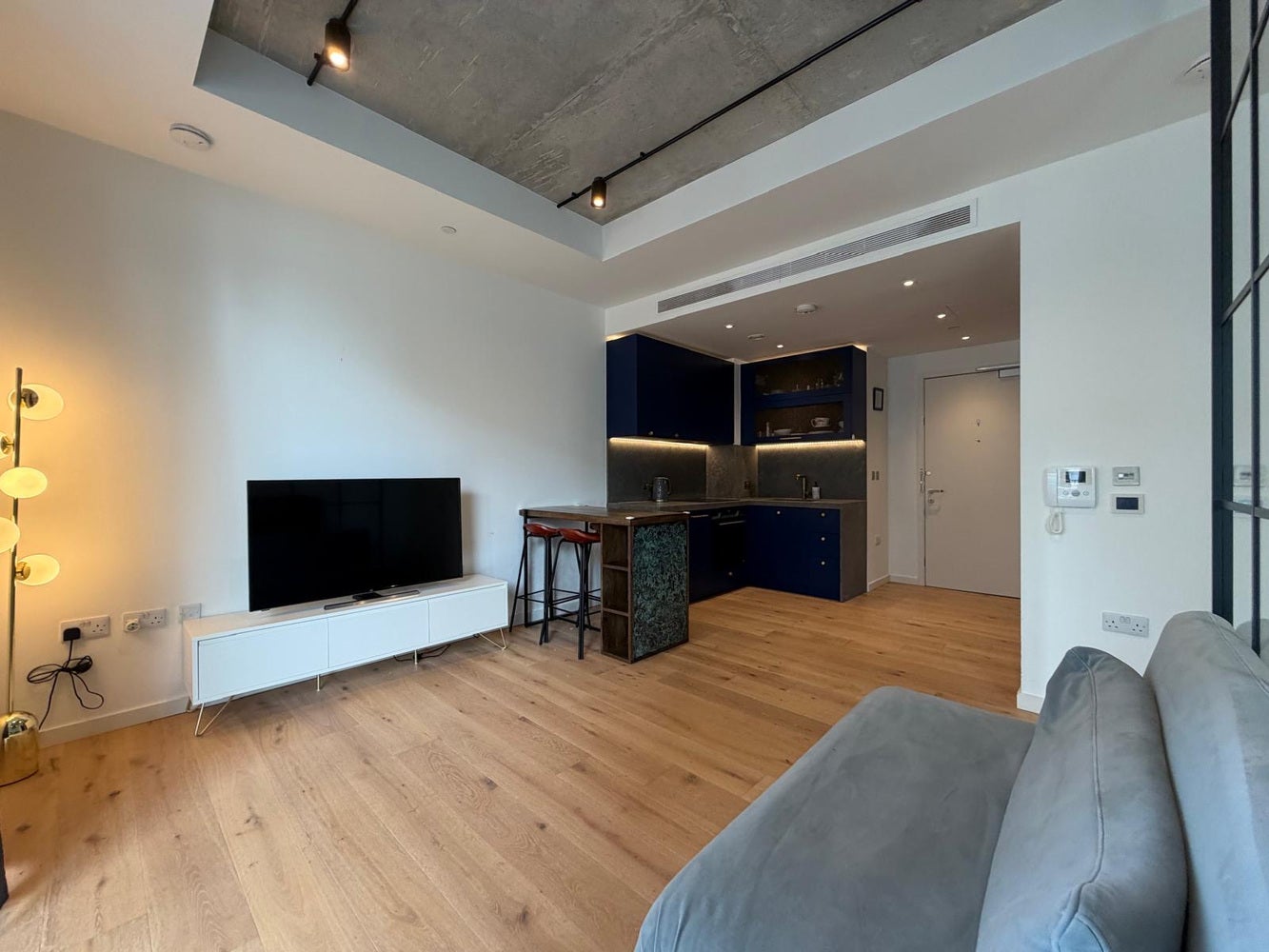 Flat Hercules Slip in Greater London