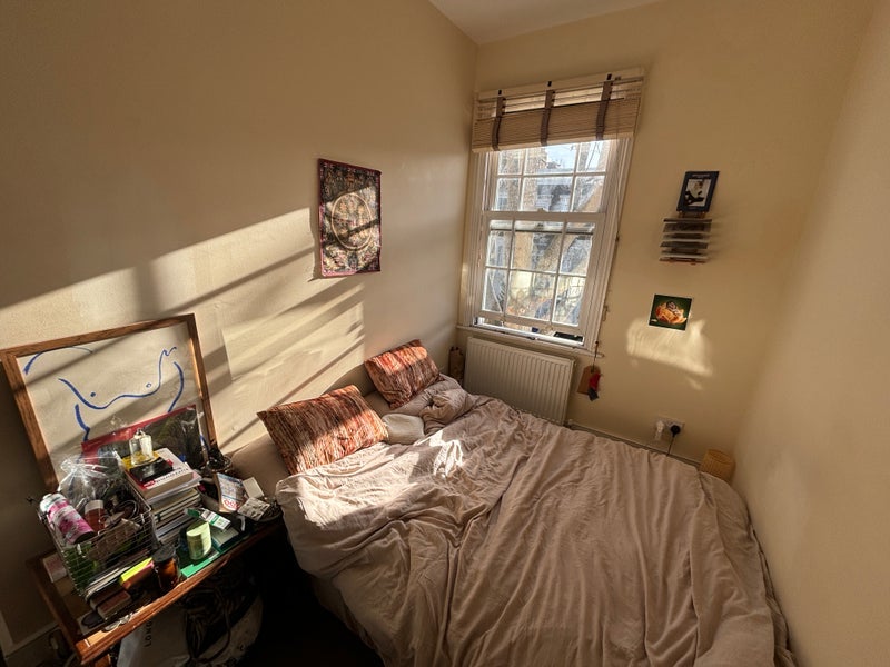 Room Leighton Road in Greater London