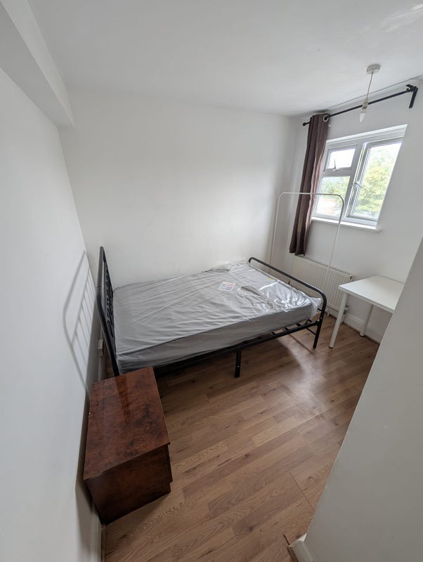 Room Gloucester Parade in Greater London