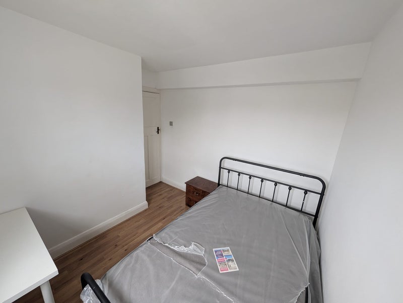 Room Gloucester Parade in Greater London