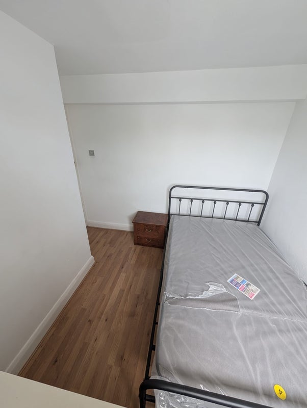 Room Gloucester Parade in Greater London