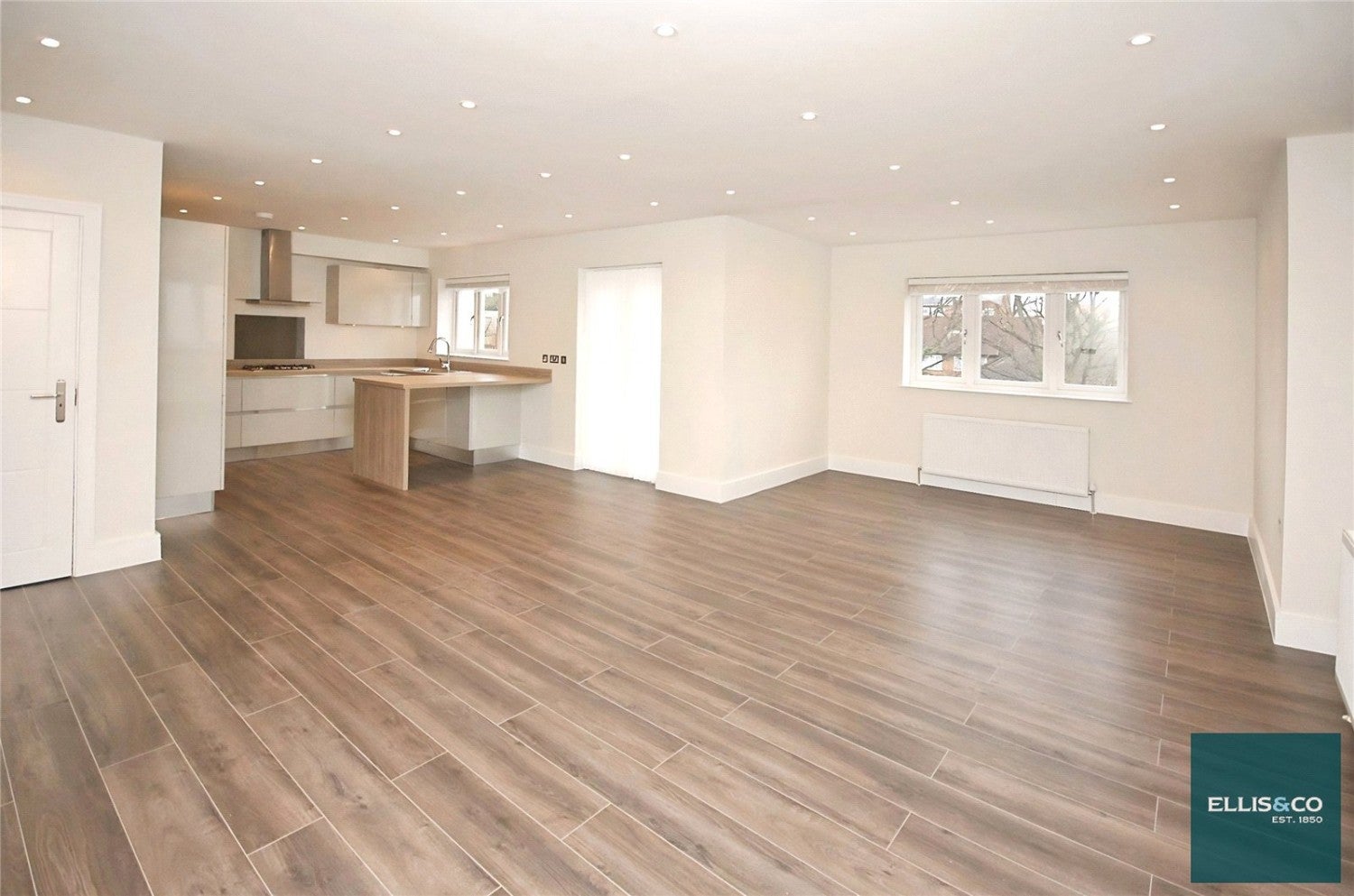 Flat Friern Park in Greater London