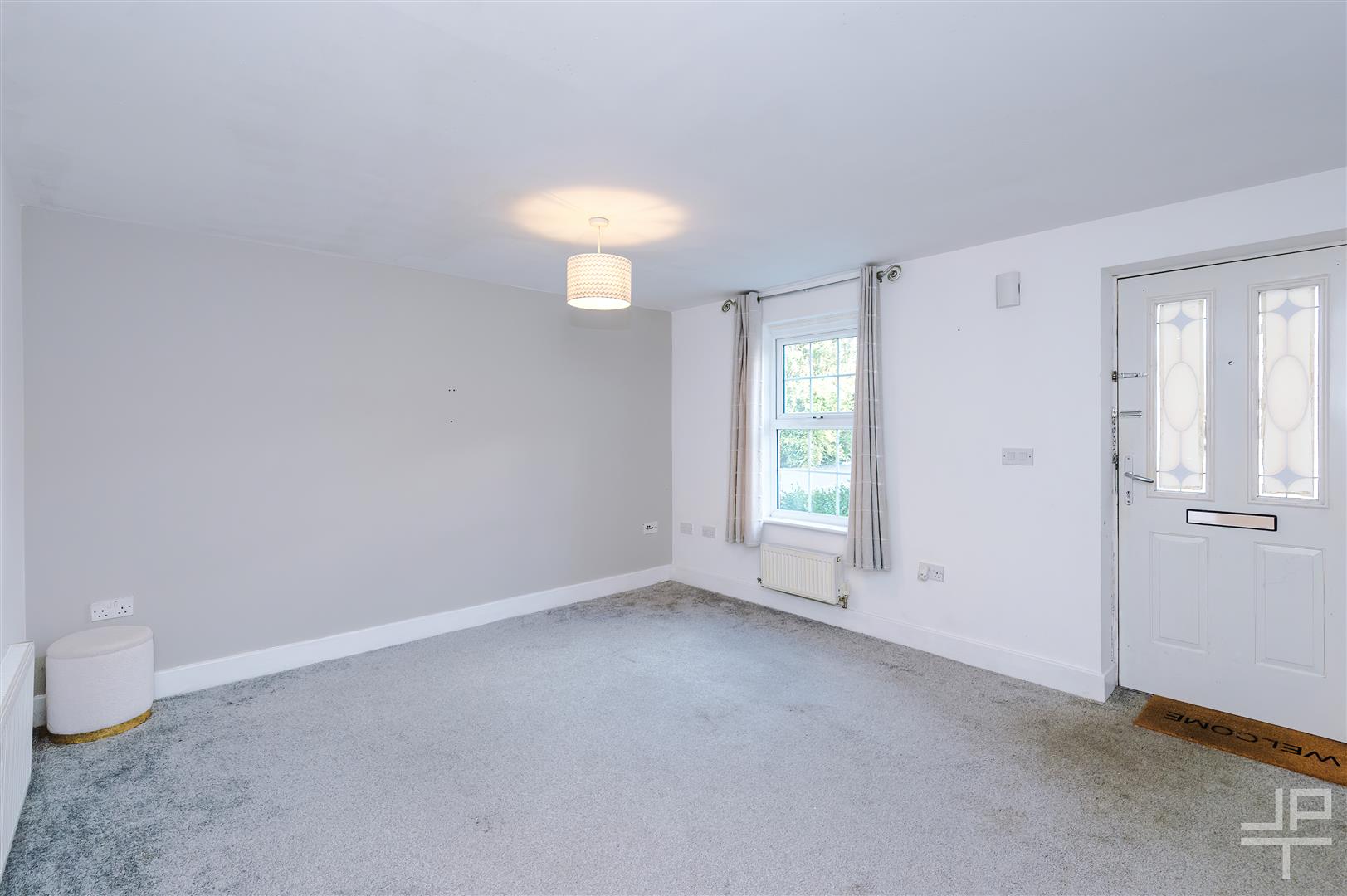 Flat Brentwood Grove in Leigh