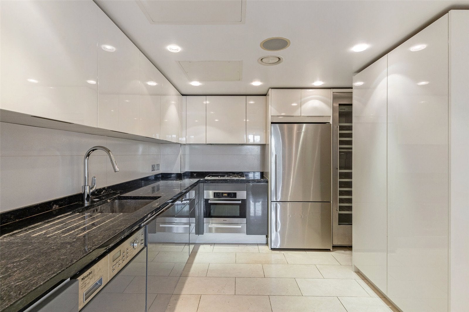 Flat Fulham Road in Greater London