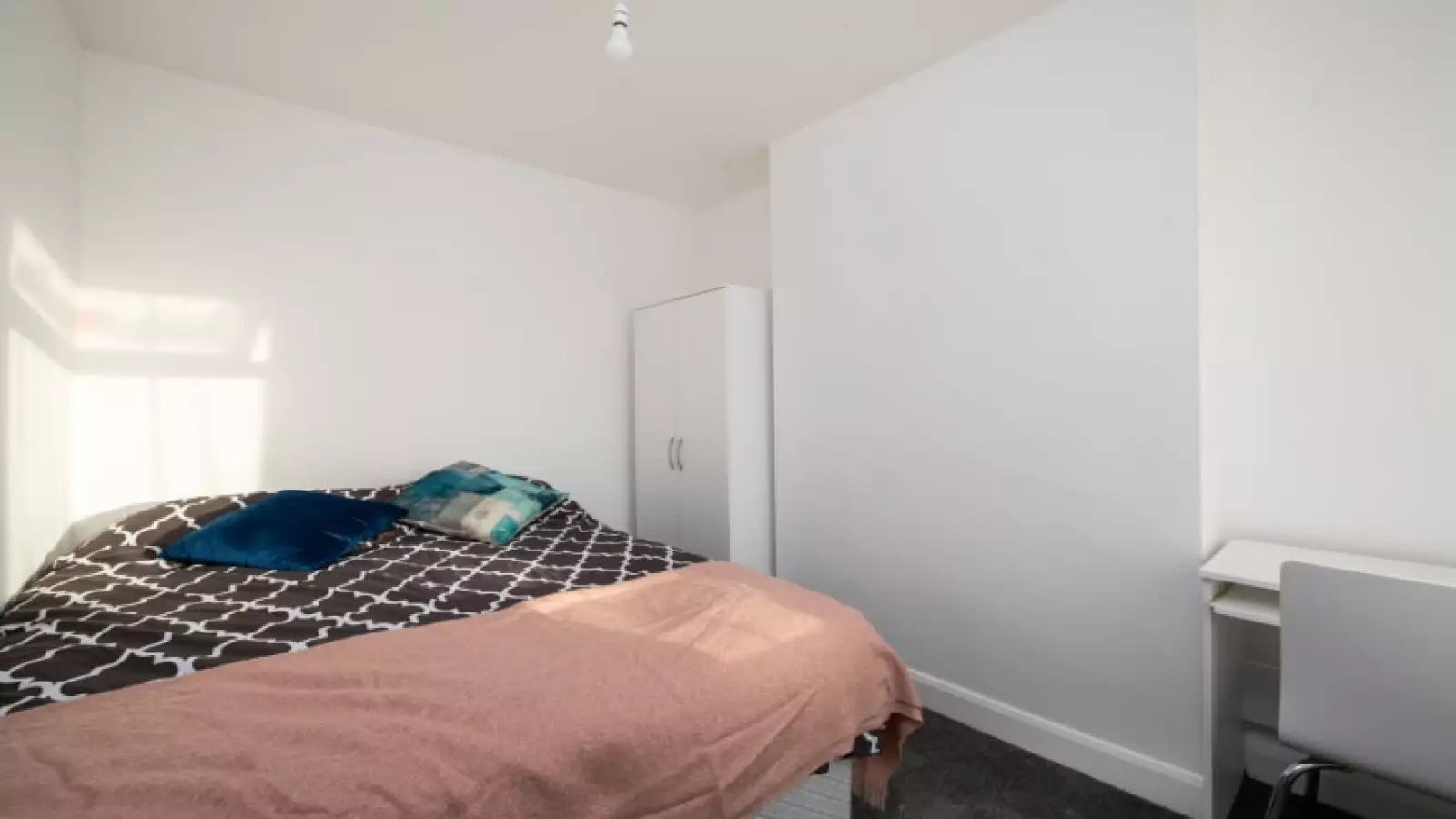 Flat Albert Road in Greater London