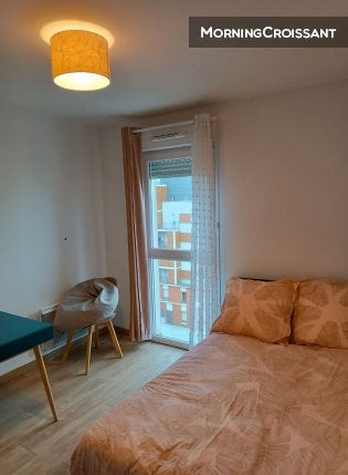 Chambre Cours des Merveilles à Cergy