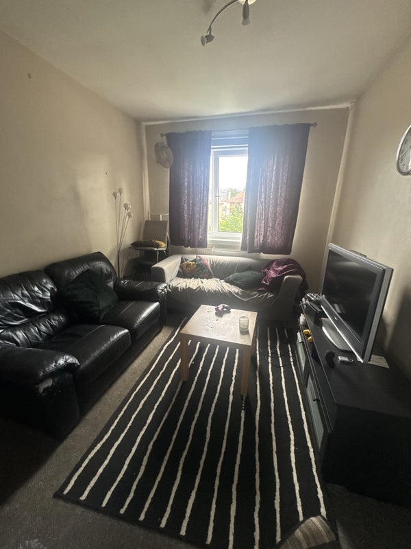 Room Sighthill Road in City of Edinburgh