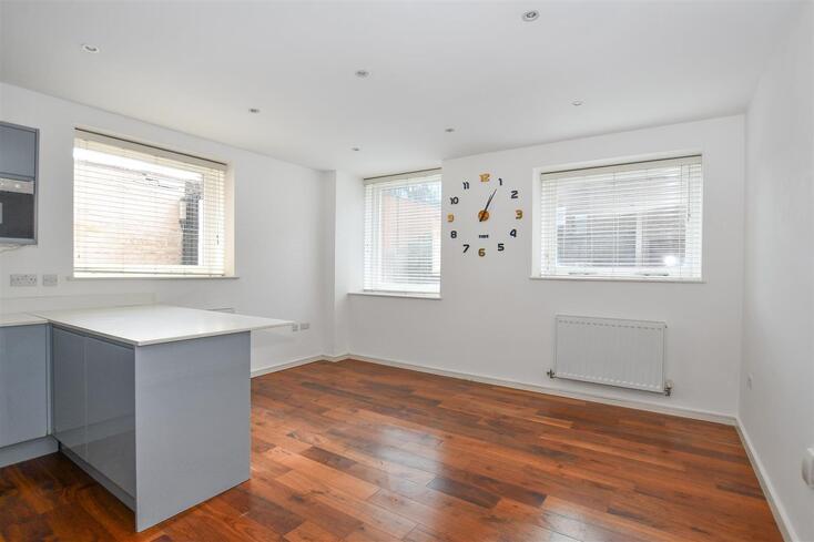 Flat Upper Marlborough Road in St Albans