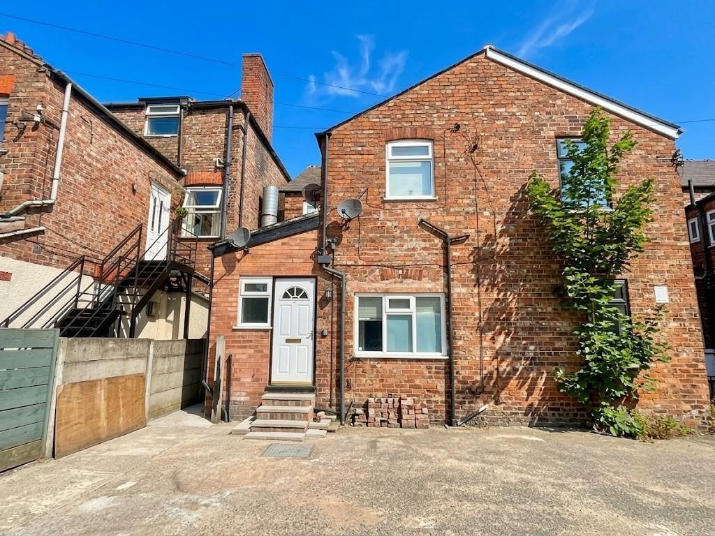 Flat Cross Street in Trafford