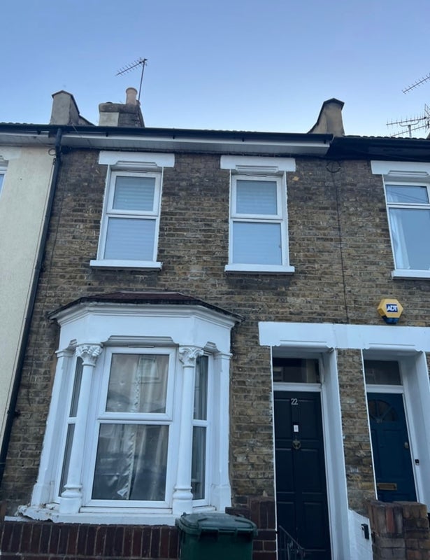 Room Tennyson Road in Greater London