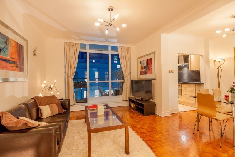 Flat Lancaster Gate in City of Westminster
