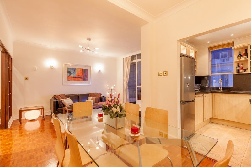 Flat Lancaster Gate in City of Westminster