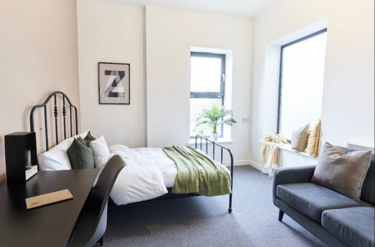 Room Grindell Road in Bristol