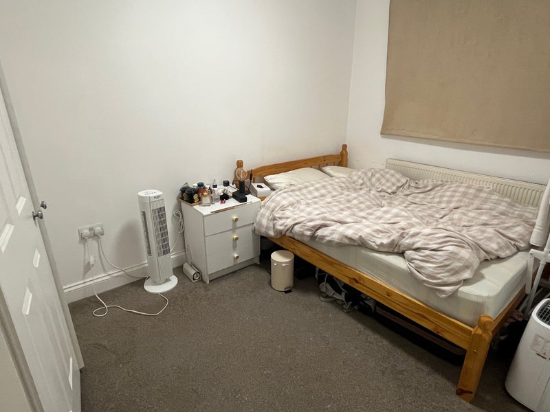 Room Hemming Street in Greater London