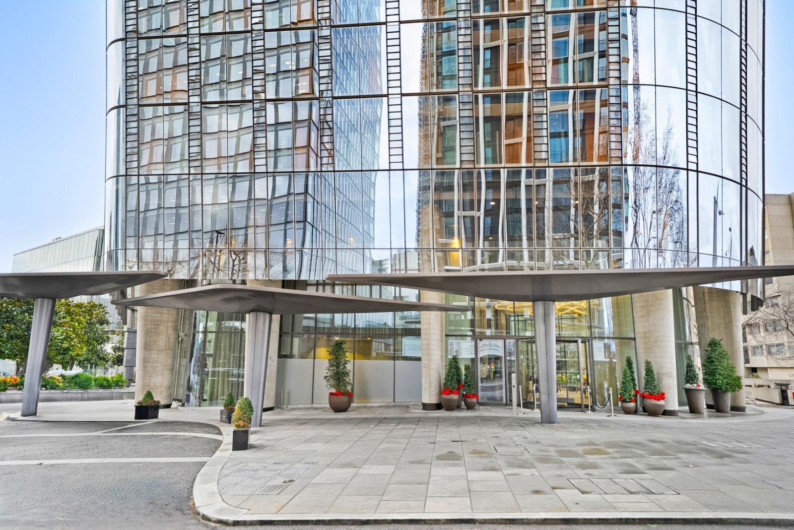 Flat Blackfriars Road in Greater London