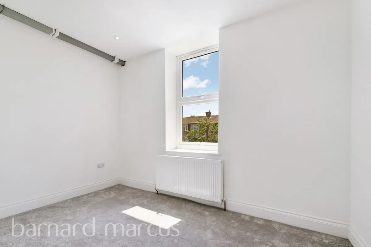 Flat Carshalton Road in Greater London